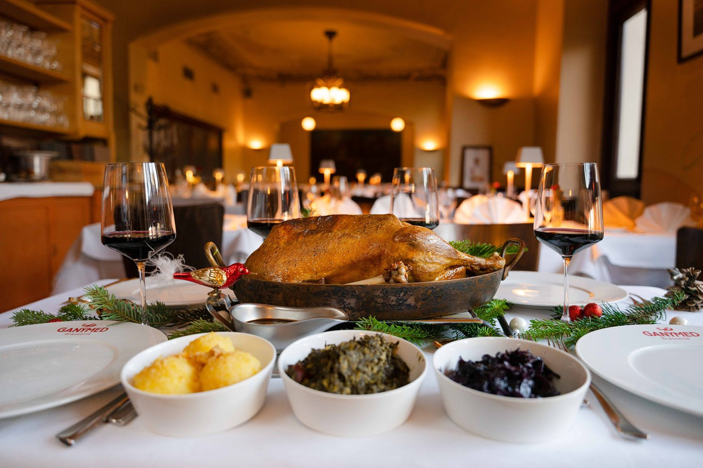 1/2 GANS (Brust & Keule), ca. 1100 g, ohne Beilagen